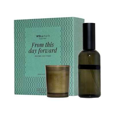 Set regalo Wellmark con spray per ambienti da 100 ml e candela Tender Affection da 70 ml