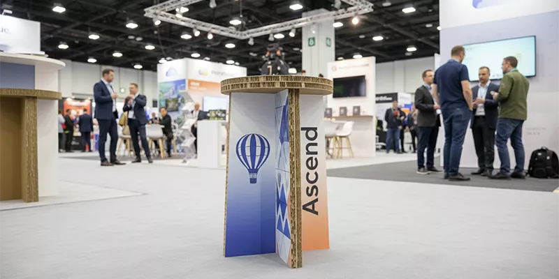 Sgabello promozionale in cartone alveolare